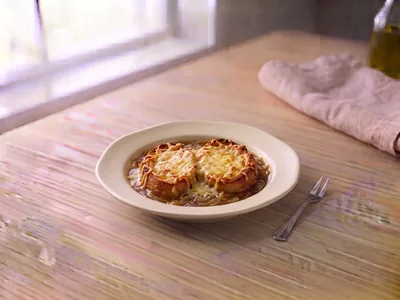 Soupe à l'oignon gratinée